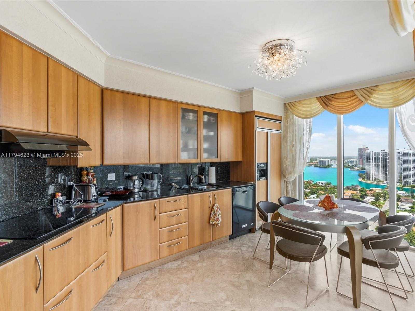 Small Image of 19111 Collins Ave, Sunny Isles Beach, FL 33160, USA Number 19