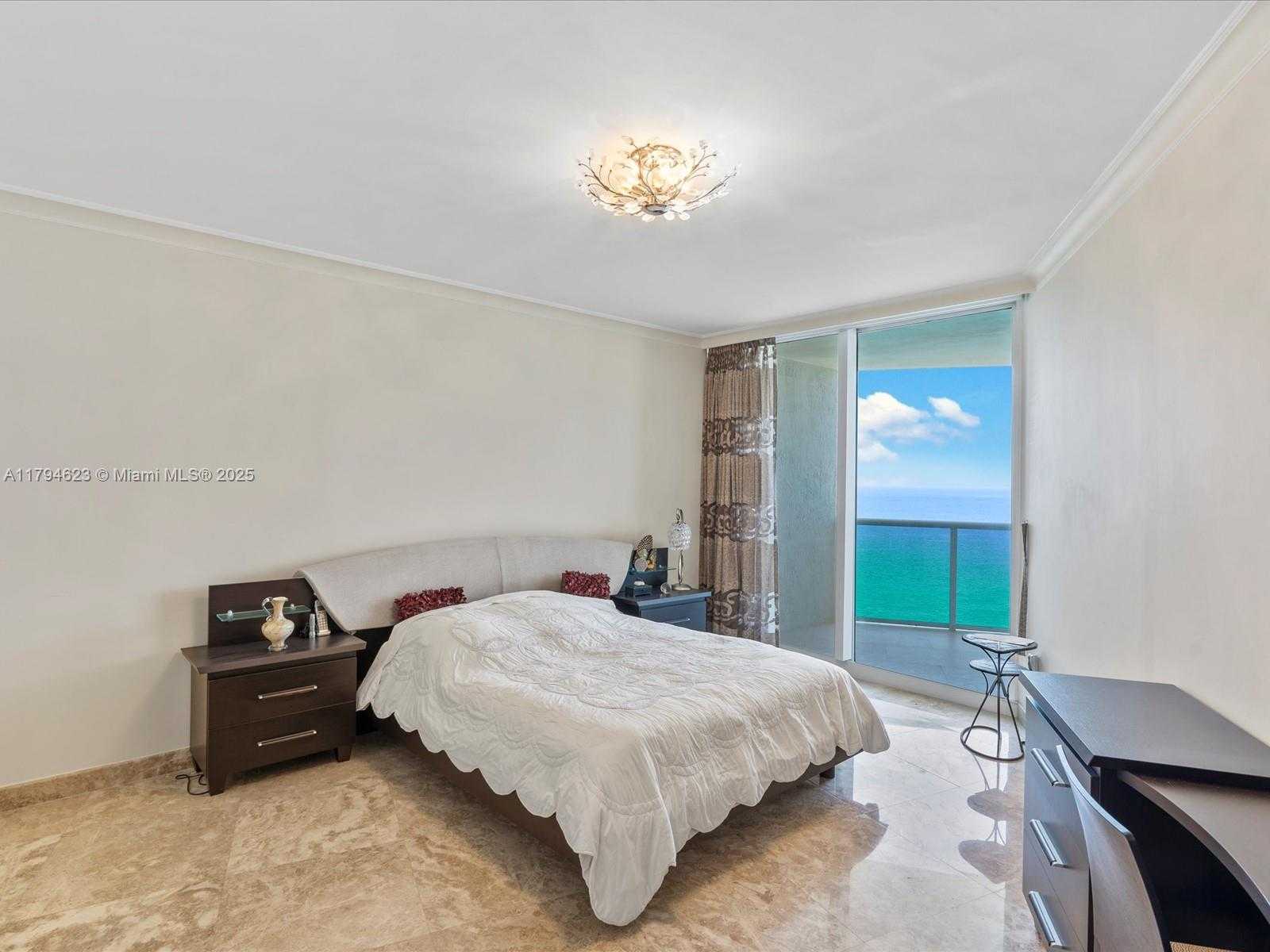 Small Image of 19111 Collins Ave, Sunny Isles Beach, FL 33160, USA Number 28