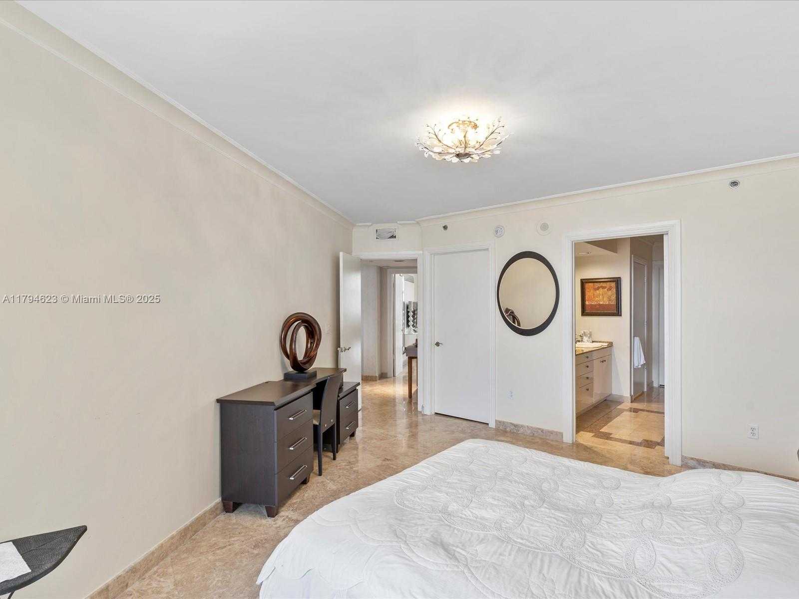 Small Image of 19111 Collins Ave, Sunny Isles Beach, FL 33160, USA Number 31