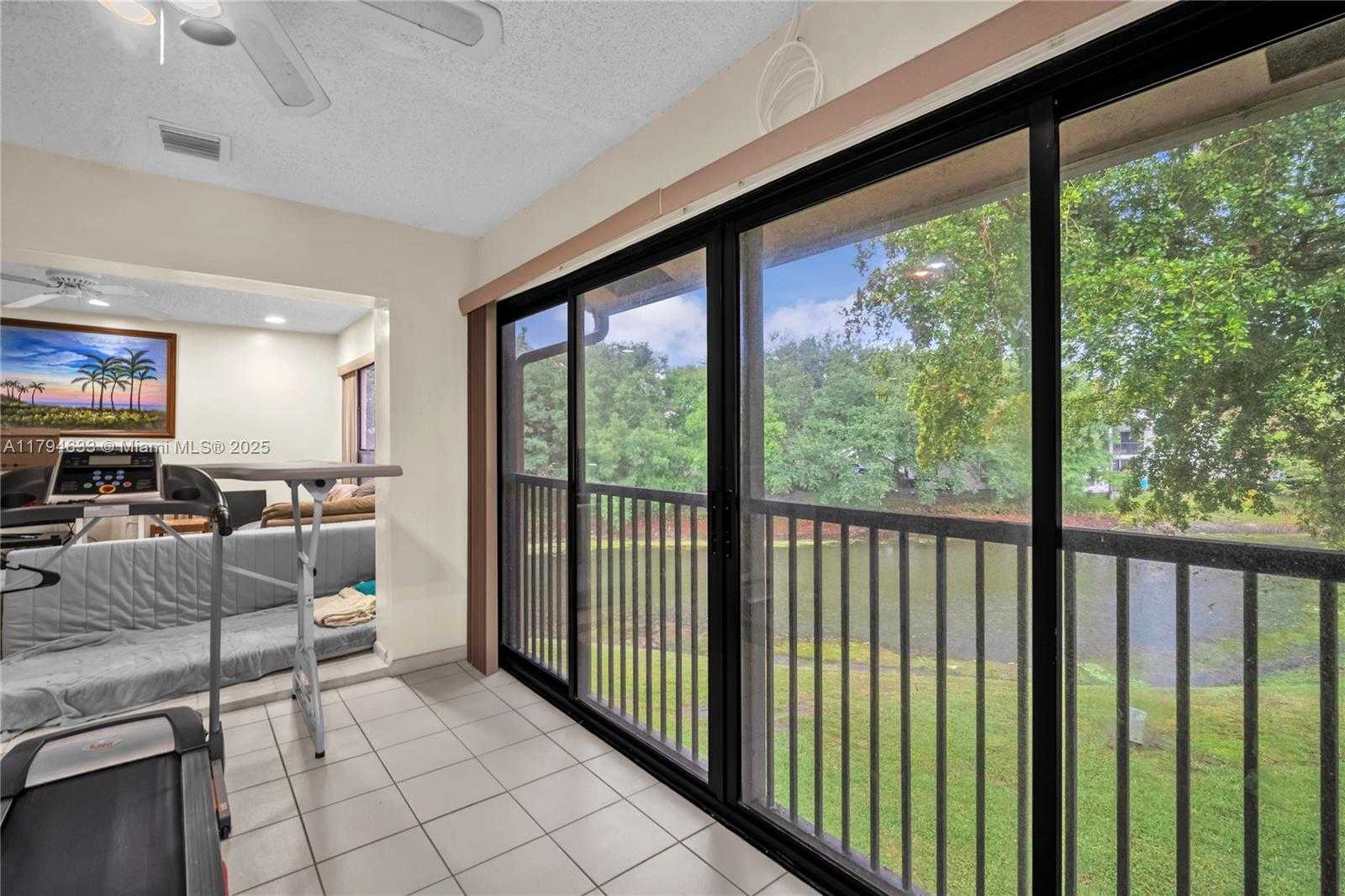 Small Image of 3699 COCOPLUM CIR #3538, Coconut Creek Number 19