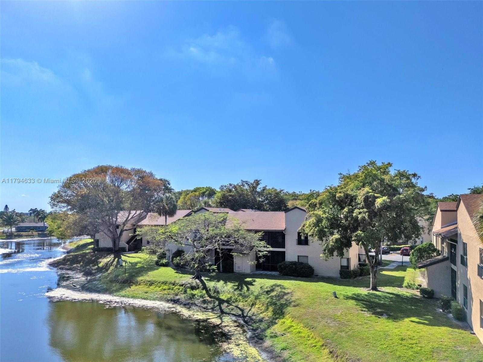 Small Image of 3699 COCOPLUM CIR #3538, Coconut Creek Number 31