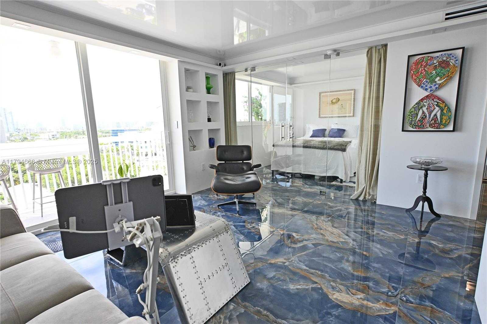 Small Image of 401 OCEAN DRIVE #1003, Miami Beach Number 10