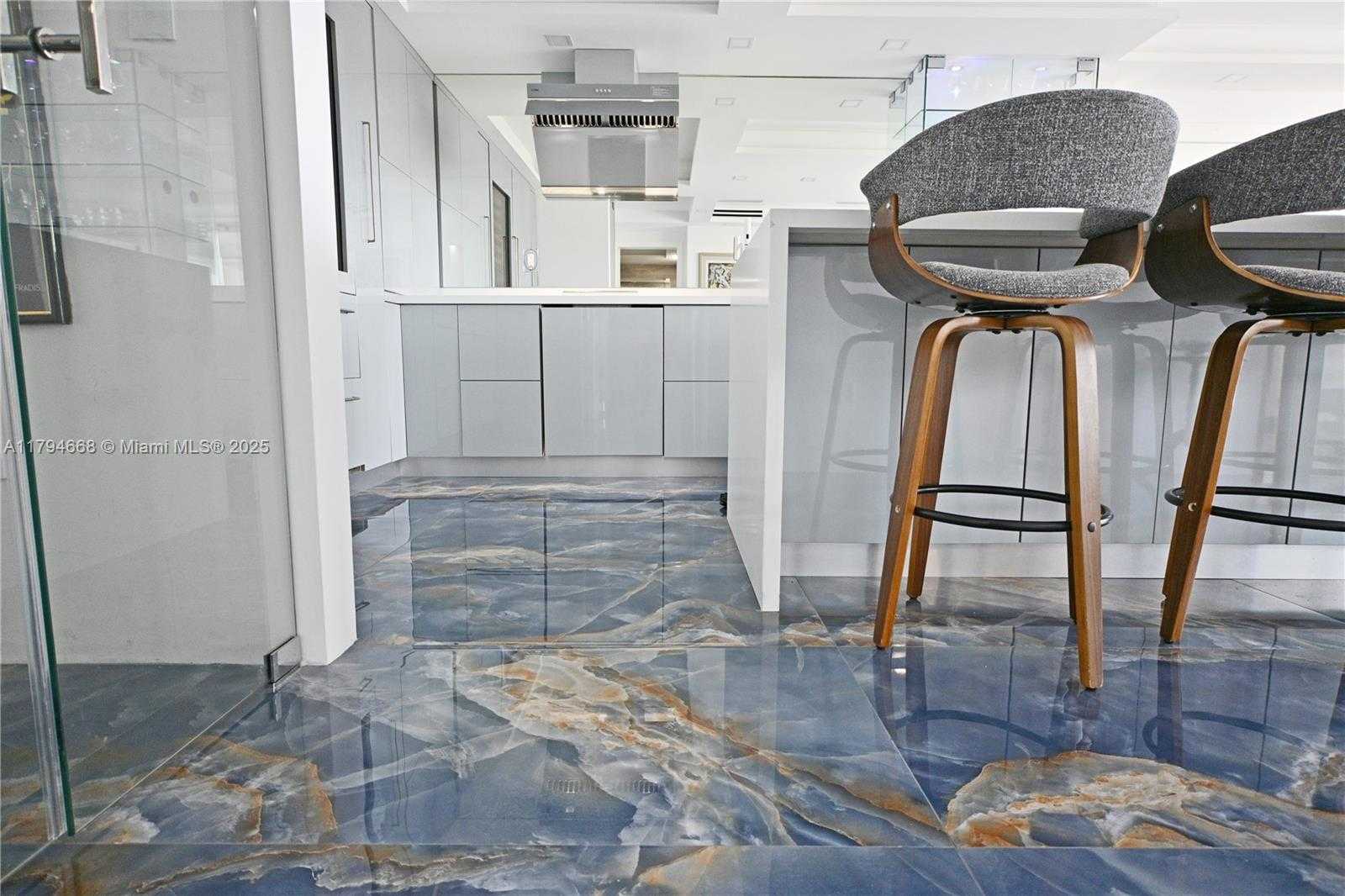Small Image of 401 OCEAN DRIVE #1003, Miami Beach Number 13