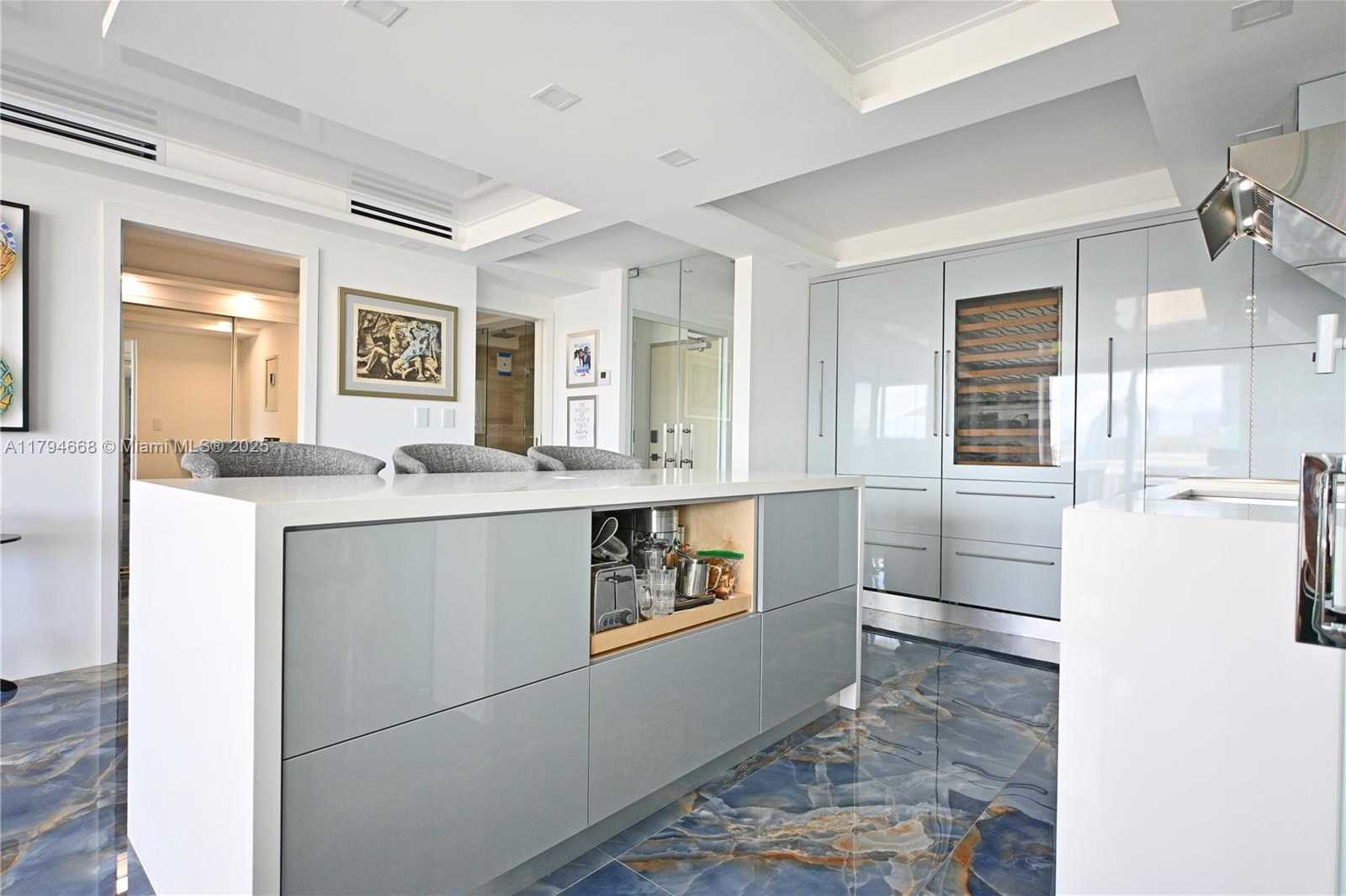 Small Image of 401 OCEAN DRIVE #1003, Miami Beach Number 14