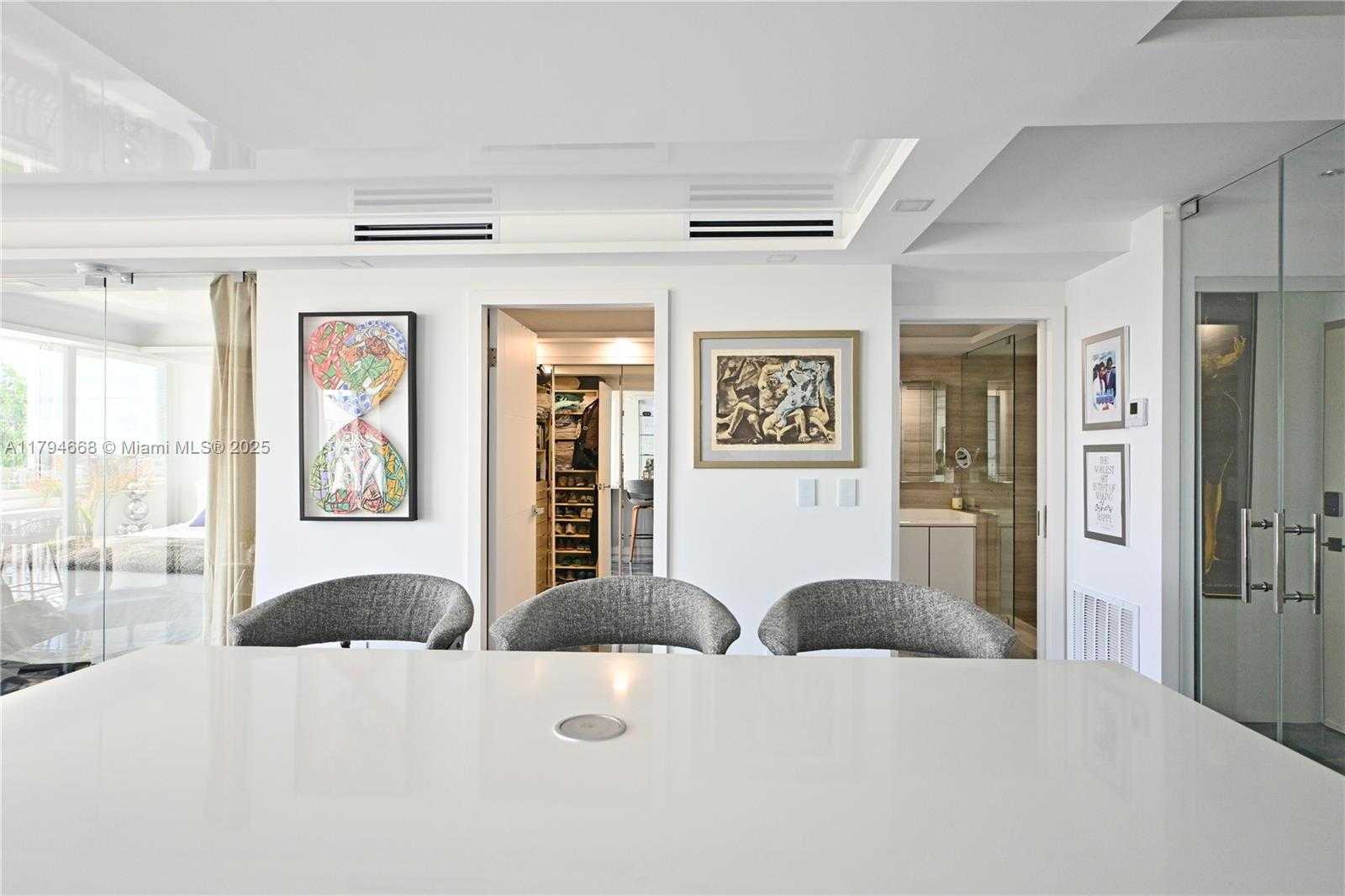 Small Image of 401 OCEAN DRIVE #1003, Miami Beach Number 15