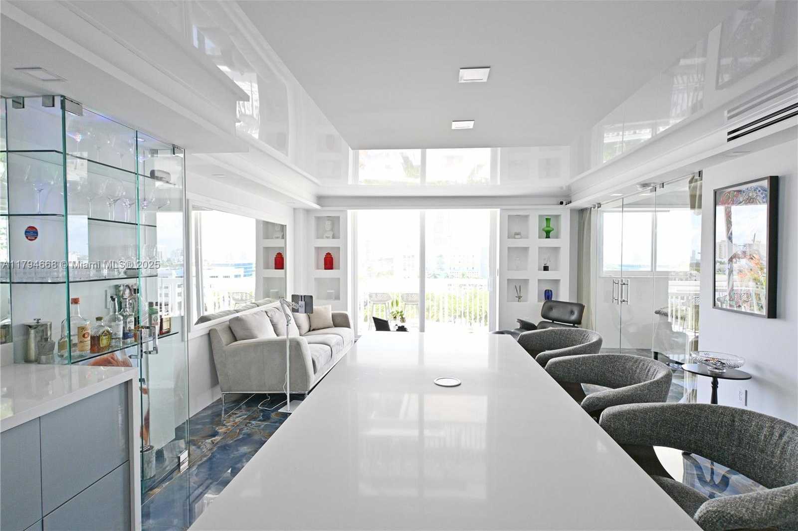 Small Image of 401 OCEAN DRIVE #1003, Miami Beach Number 16