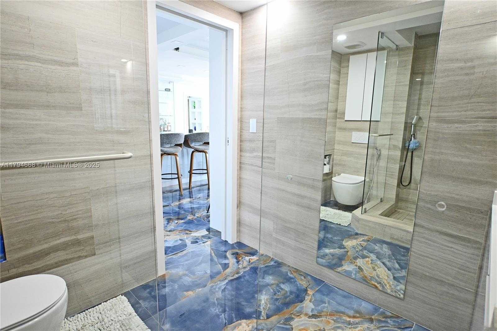 Small Image of 401 OCEAN DRIVE #1003, Miami Beach Number 21