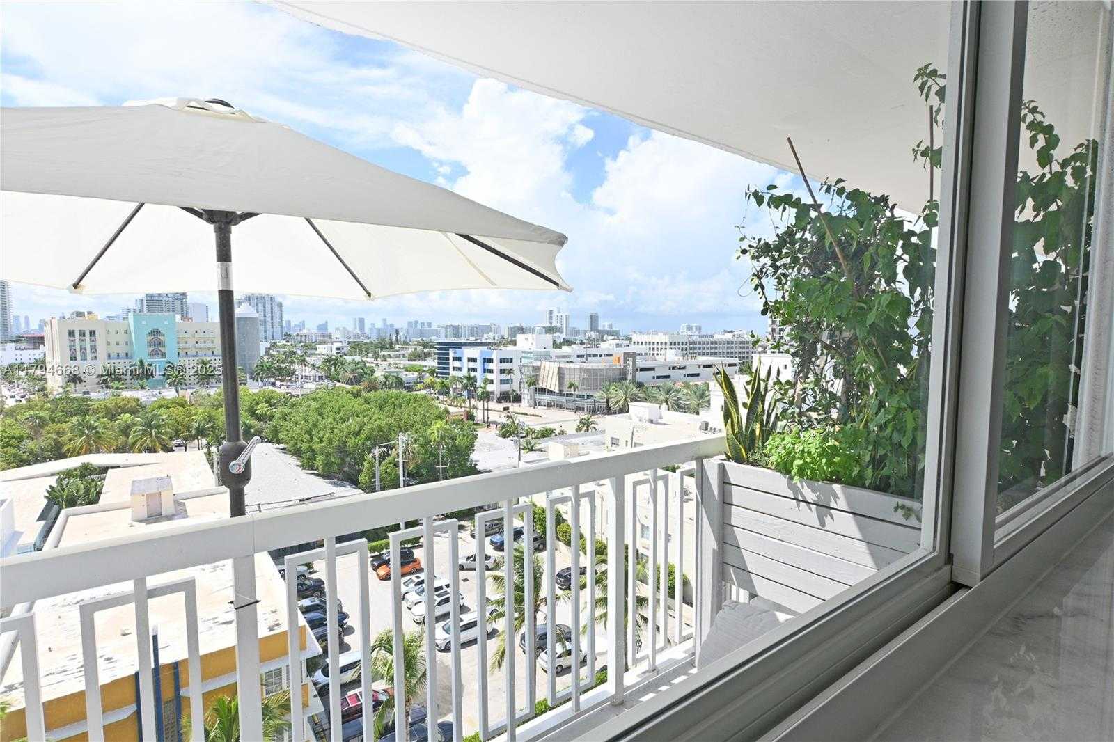 Small Image of 401 OCEAN DRIVE #1003, Miami Beach Number 25