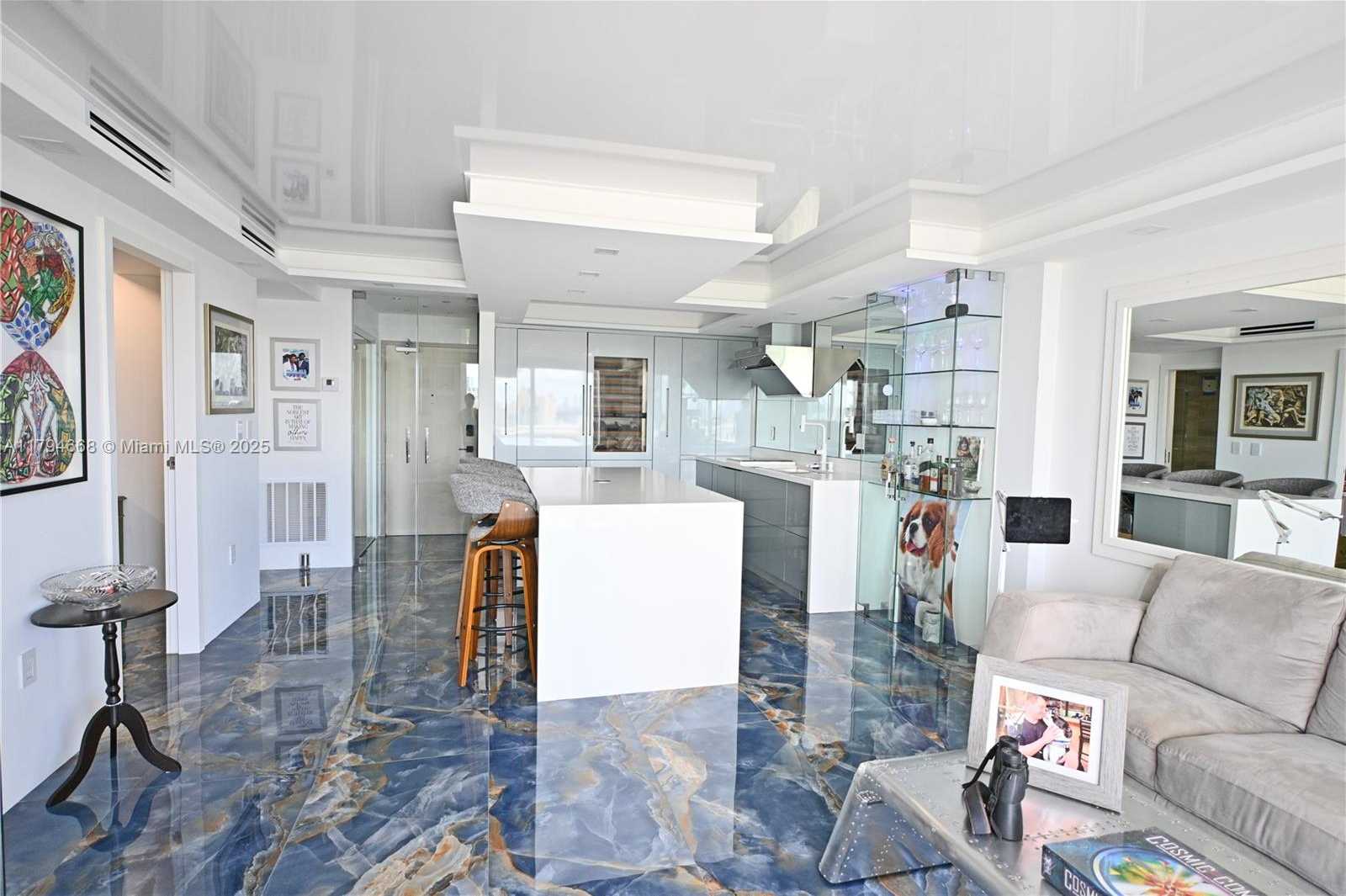 Small Image of 401 OCEAN DRIVE #1003, Miami Beach Number 5