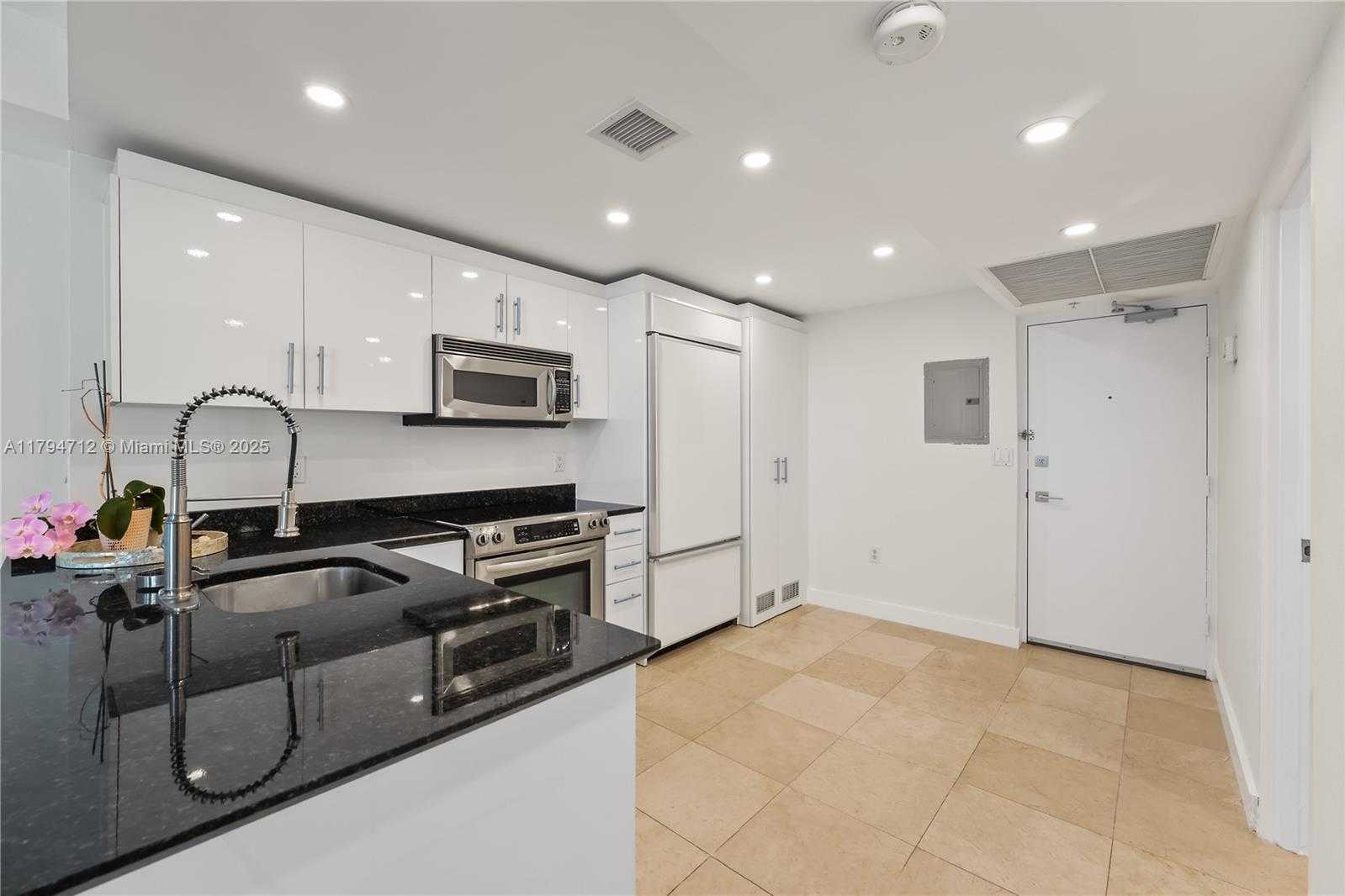 Small Image of 10275 COLLINS AVE #801, Bal Harbour Number 12