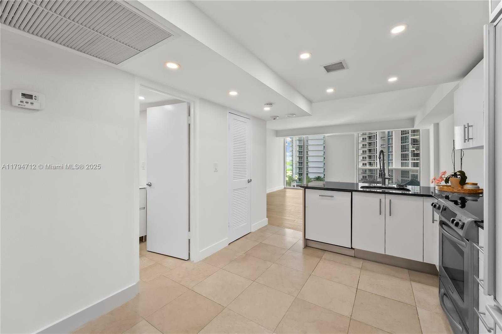 Small Image of 10275 COLLINS AVE #801, Bal Harbour Number 14
