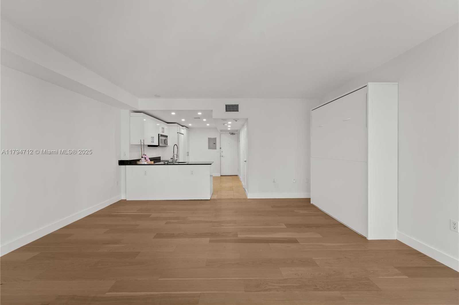 Small Image of 10275 COLLINS AVE #801, Bal Harbour Number 19
