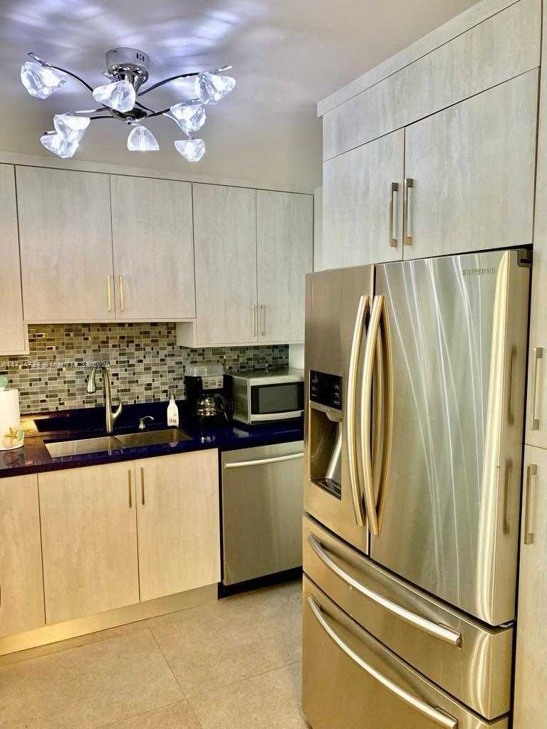 Small Image of 3725 SOUTH OCEAN DR #311, Hollywood Number 10