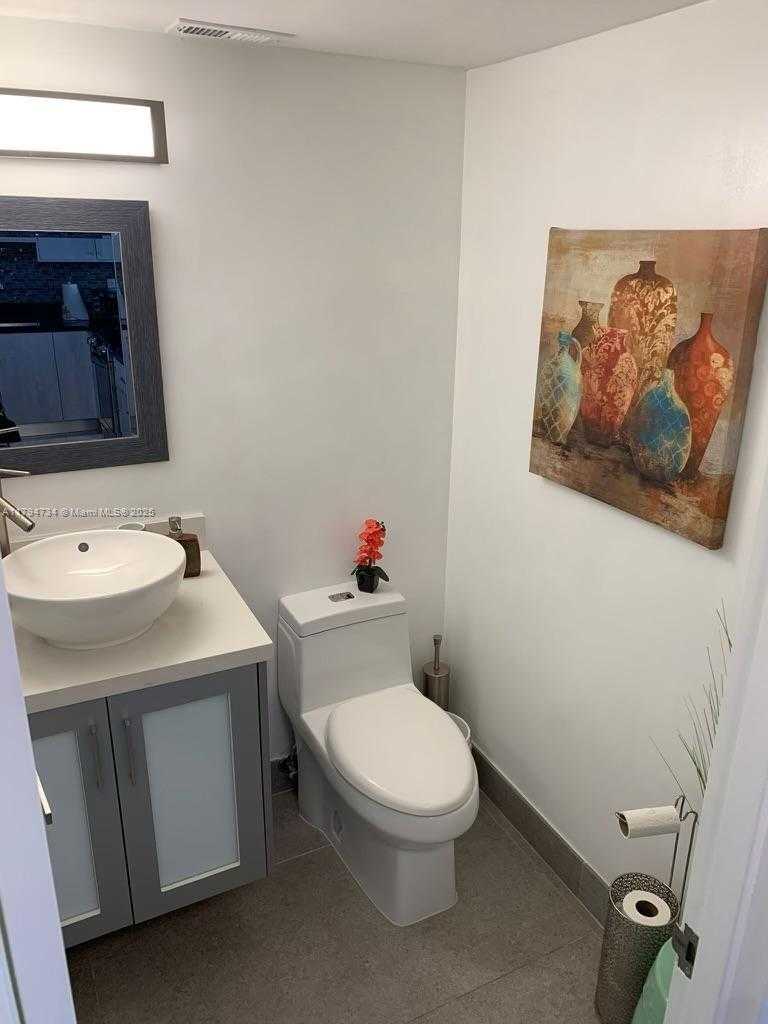 Small Image of 3725 SOUTH OCEAN DR #311, Hollywood Number 19