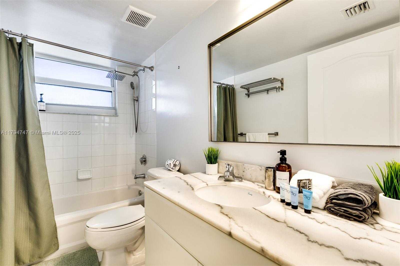 Small Image of 1200 BRICKELL BAY DR #2923, Miami Number 9