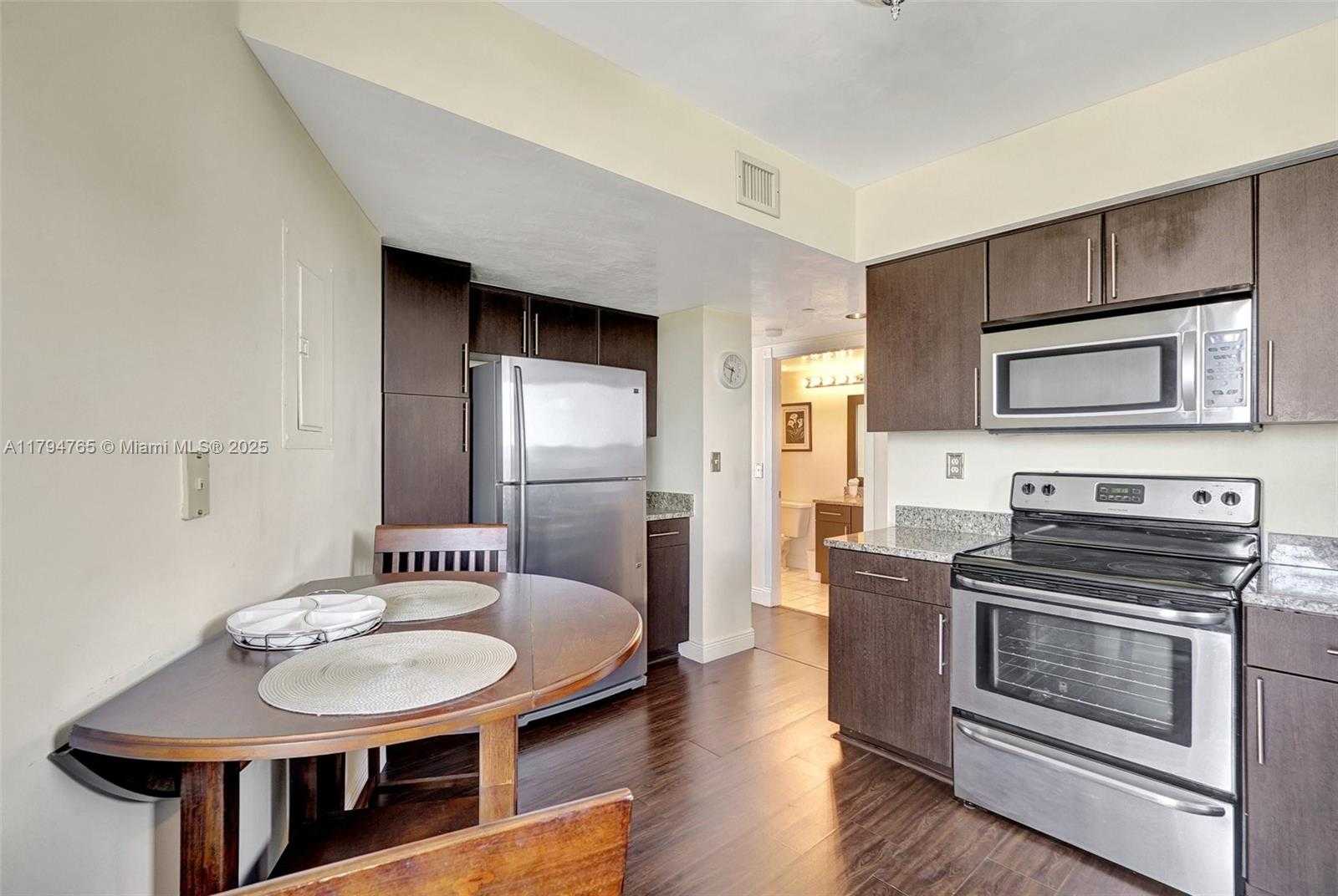 Small Image of 3300 NORTH EAST 191 ST #LPH 07, Aventura Number 24