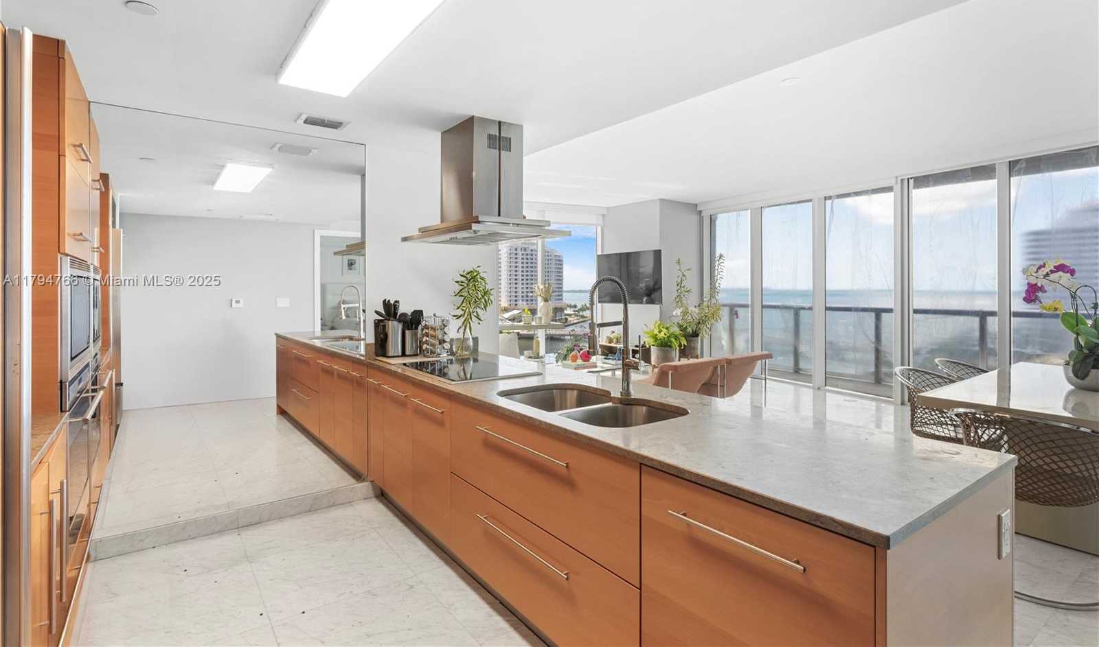 Small Image of 495 BRICKELL AVE #1001, Miami Number 17