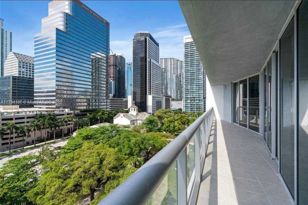 Small Image of 495 BRICKELL AVE #1001, Miami Number 22