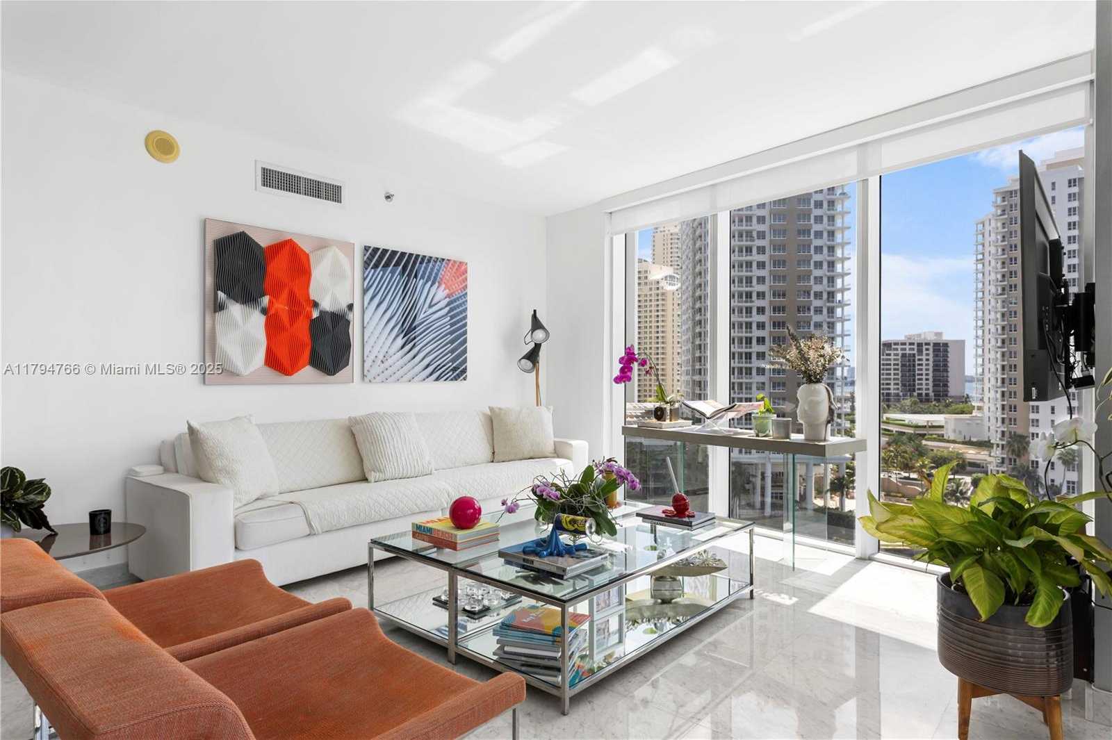 Small Image of 495 BRICKELL AVE #1001, Miami Number 5