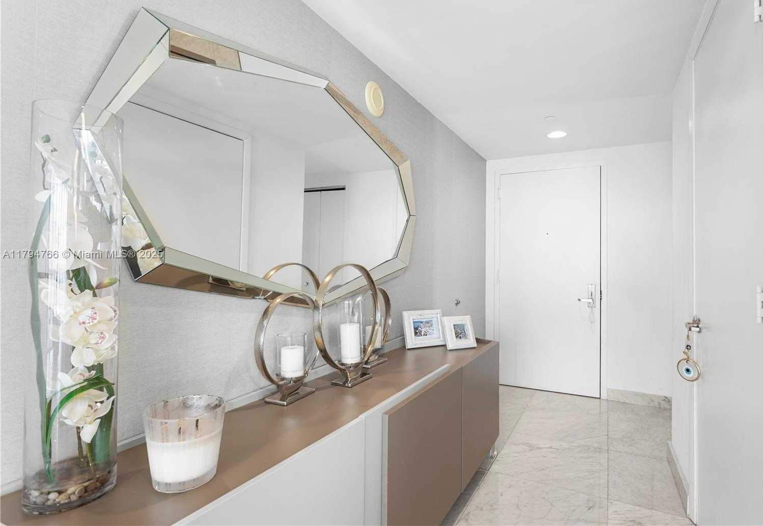 Small Image of 495 BRICKELL AVE #1001, Miami Number 8