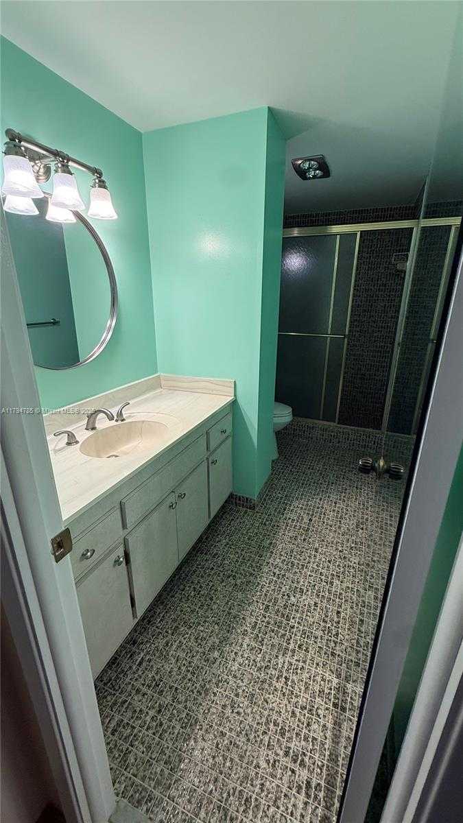 Small Image of 4330 HILLCREST DR #214, Hollywood Number 7