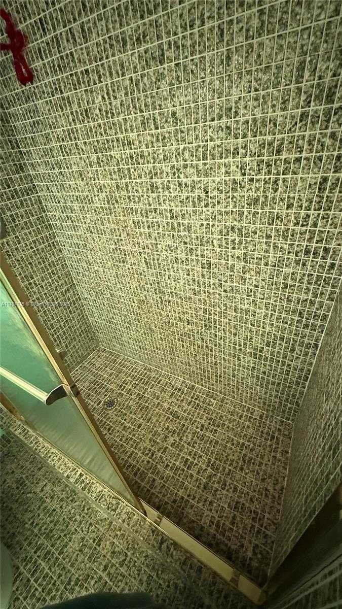 Small Image of 4330 HILLCREST DR #214, Hollywood Number 9