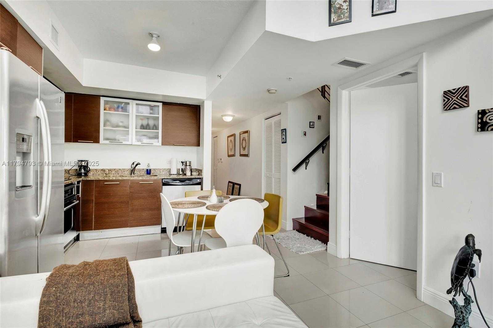 Small Image of 41 SOUTH EAST 5TH ST #1210, Miami Number 11