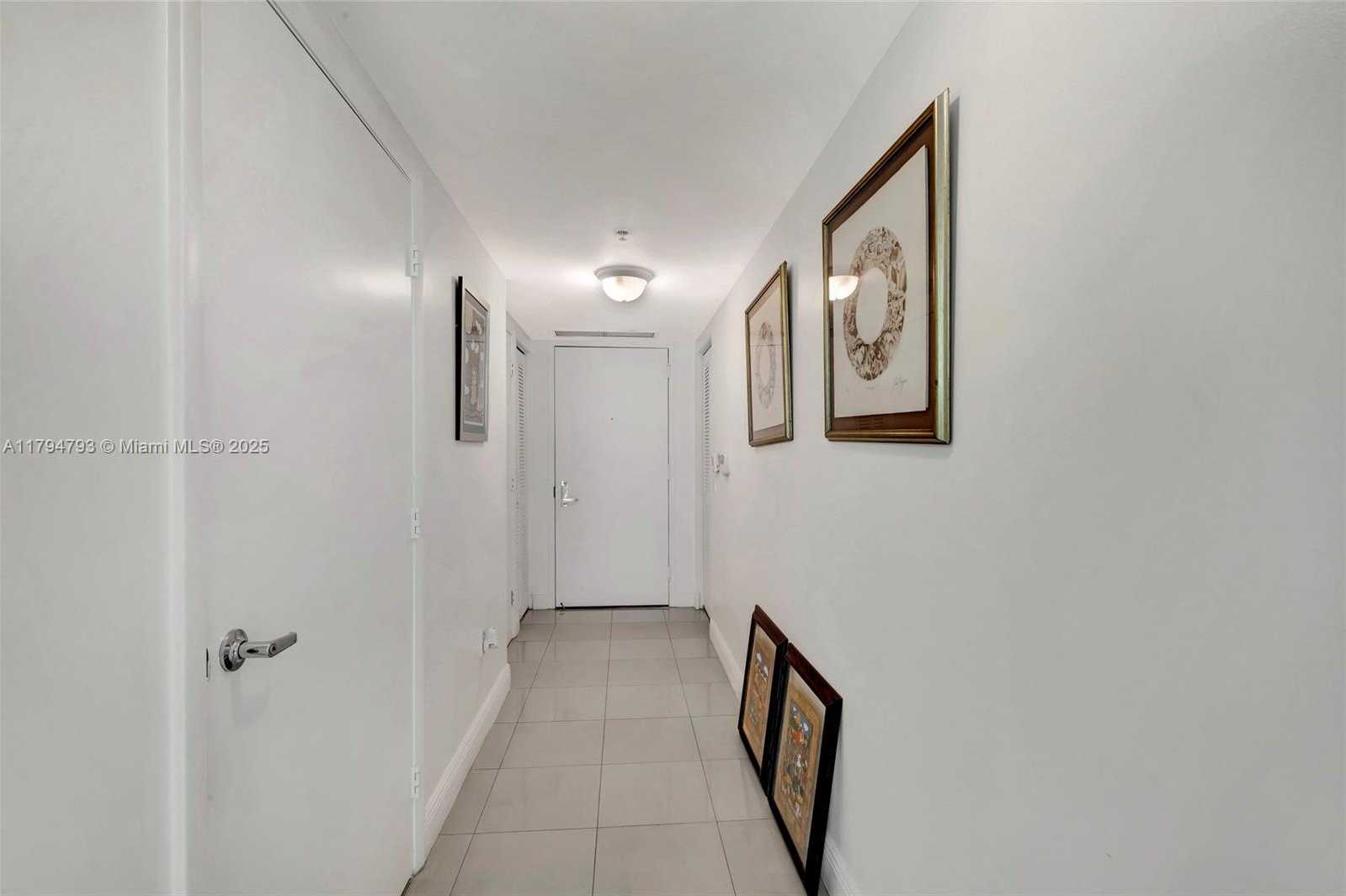 Small Image of 41 SOUTH EAST 5TH ST #1210, Miami Number 12