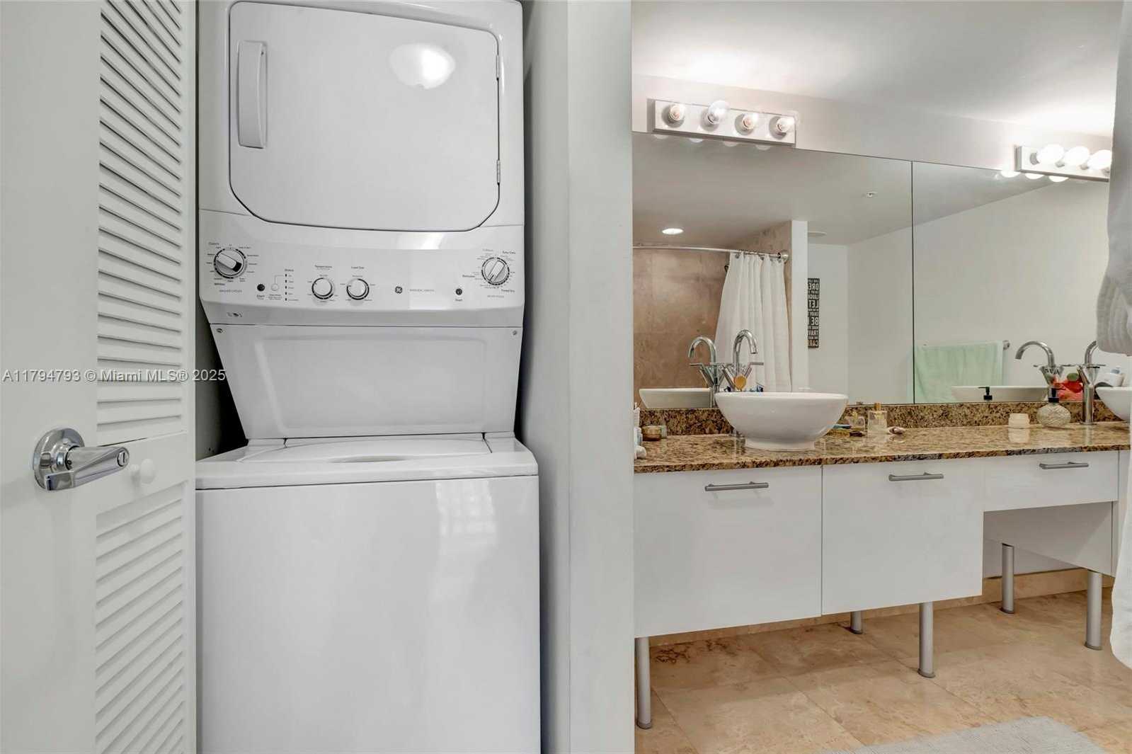 Small Image of 41 SOUTH EAST 5TH ST #1210, Miami Number 23