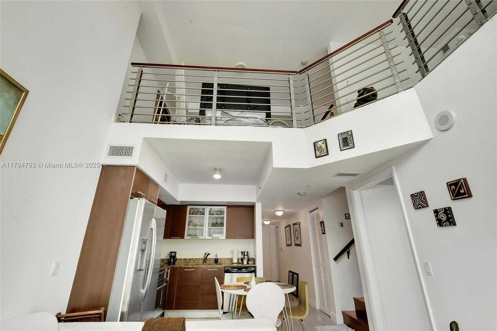 Small Image of 41 SOUTH EAST 5TH ST #1210, Miami Number 4