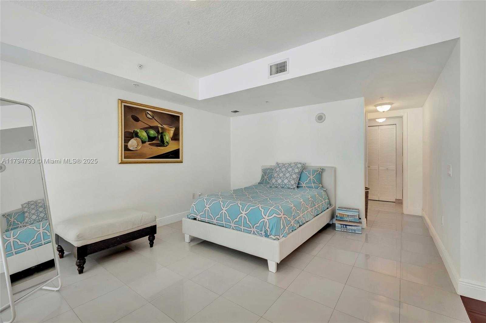 Small Image of 41 SOUTH EAST 5TH ST #1210, Miami Number 8