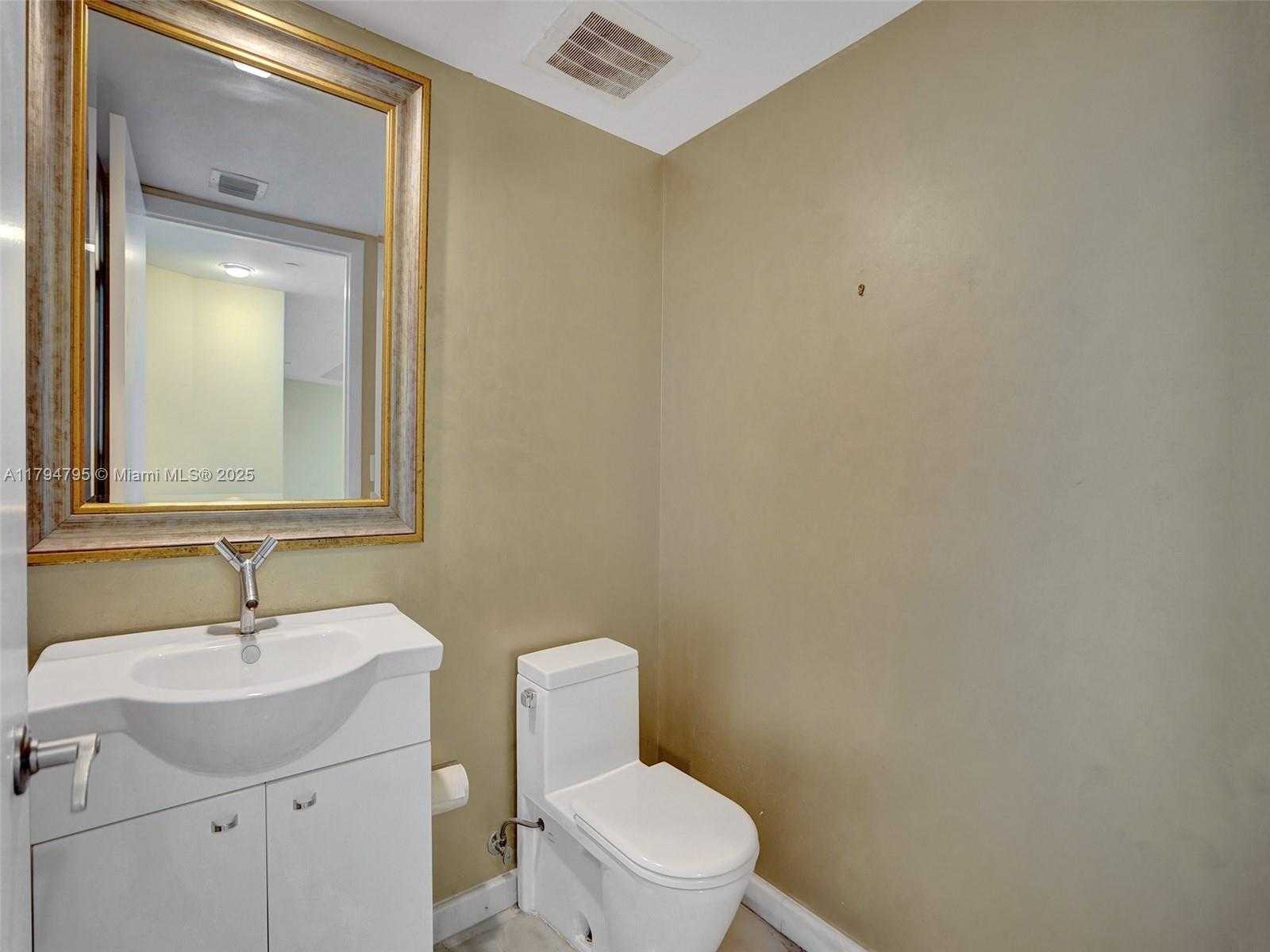 Small Image of 17201 COLLINS AVE #1704, Sunny Isles Beach Number 38
