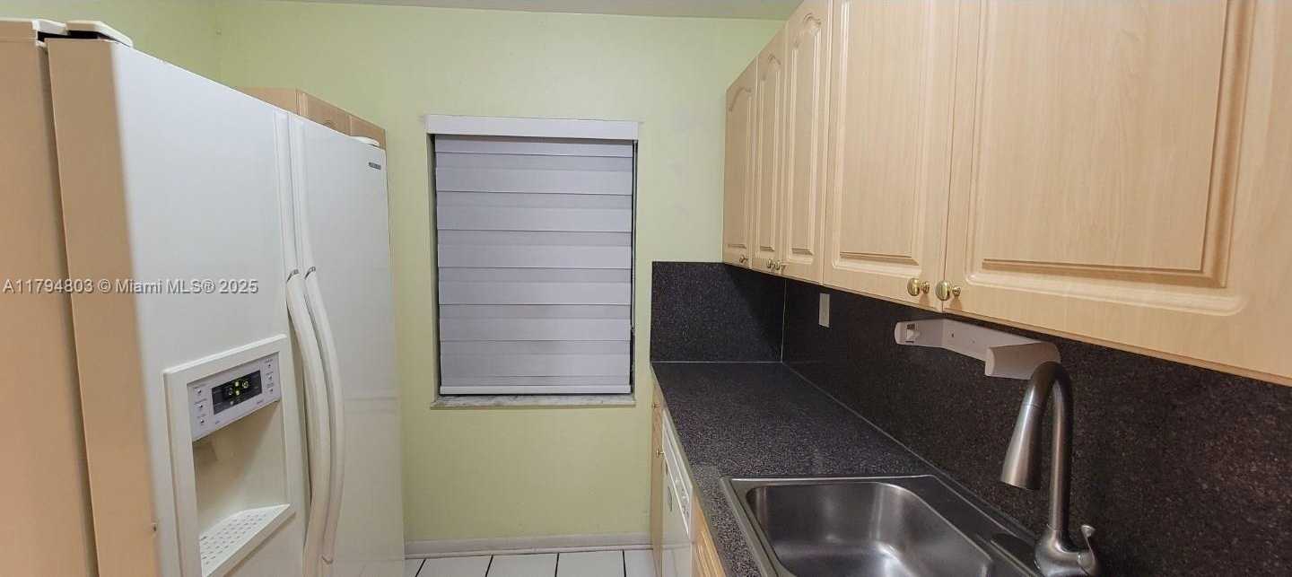 Small Image of 5201 SOUTH WEST 139TH CT, Miami Number 5