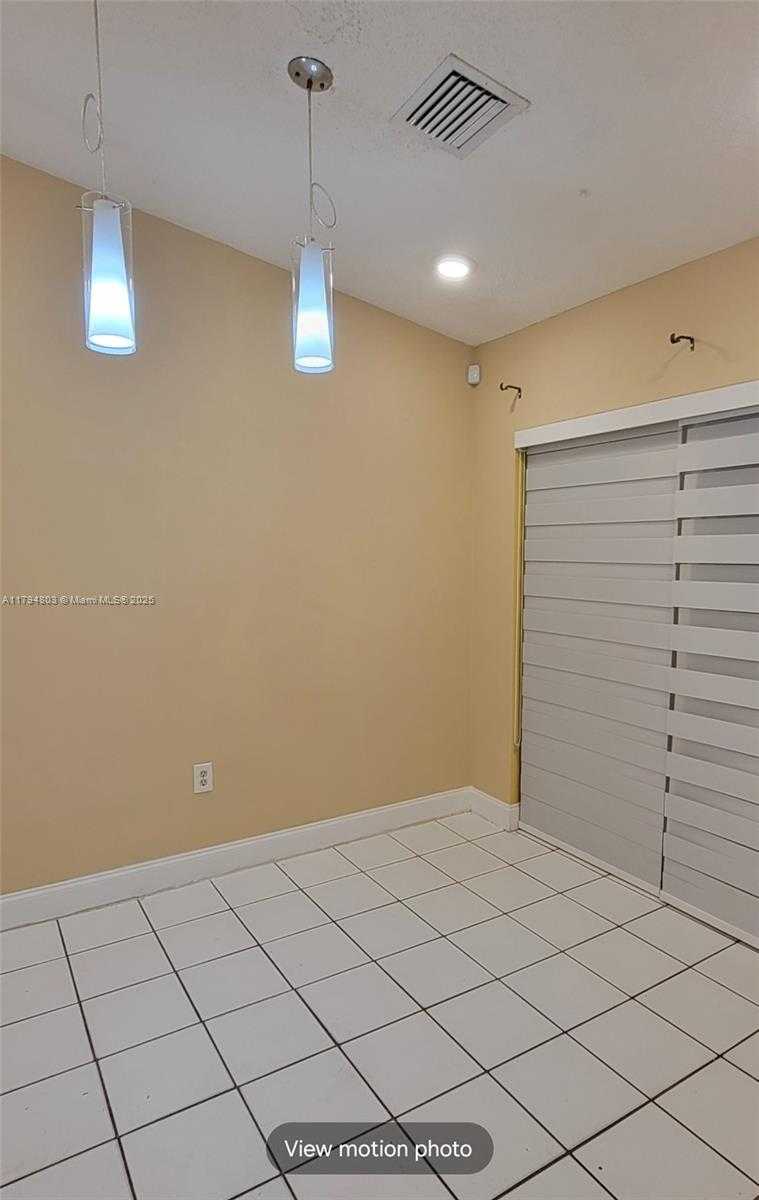 Small Image of 5201 SOUTH WEST 139TH CT, Miami Number 8