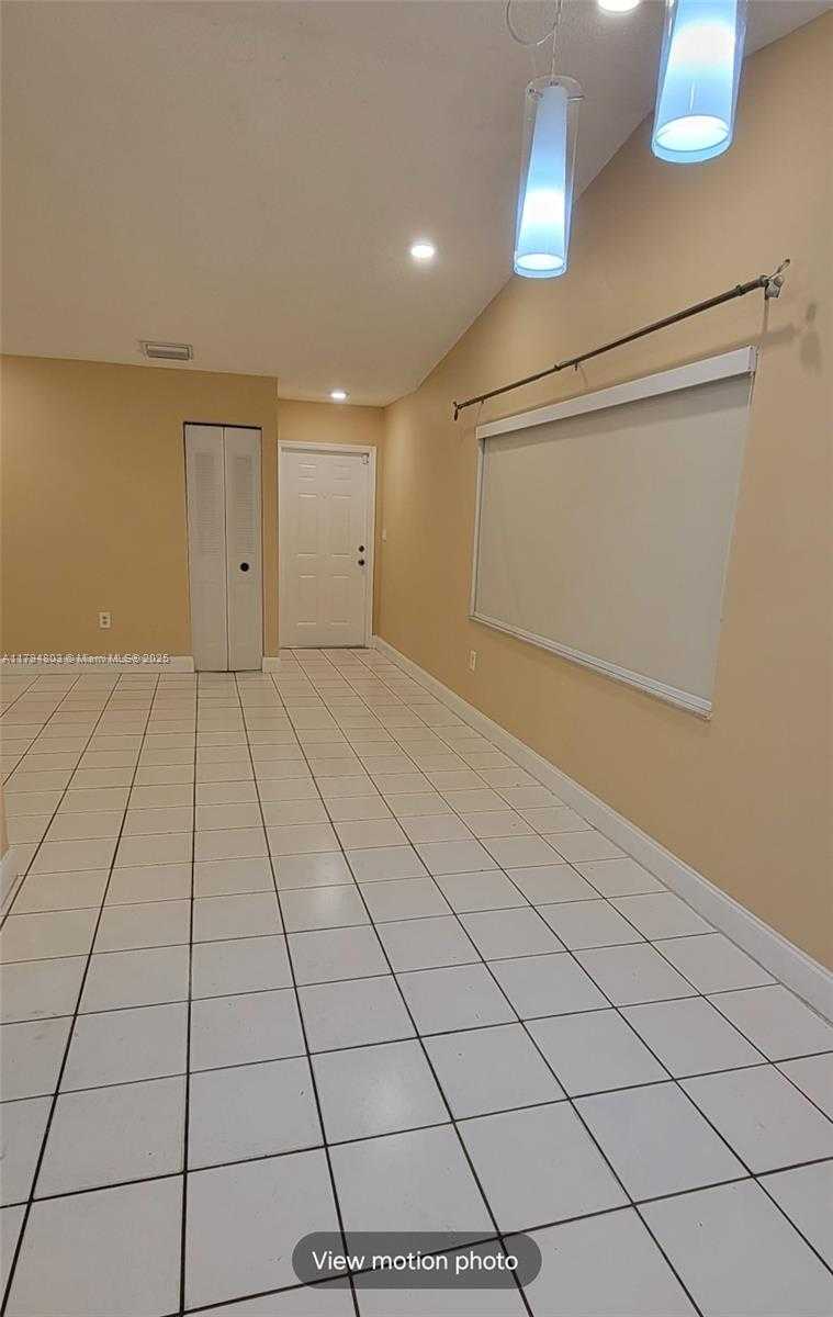 Small Image of 5201 SOUTH WEST 139TH CT, Miami Number 9