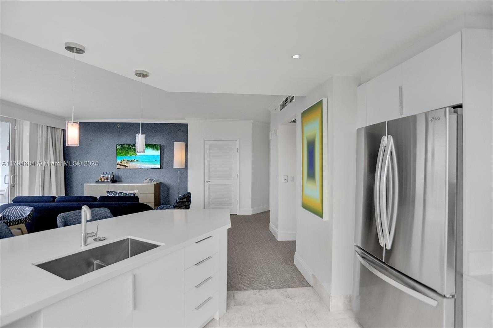 Small Image of 4401 COLLINS AVE #814, Miami Beach Number 15
