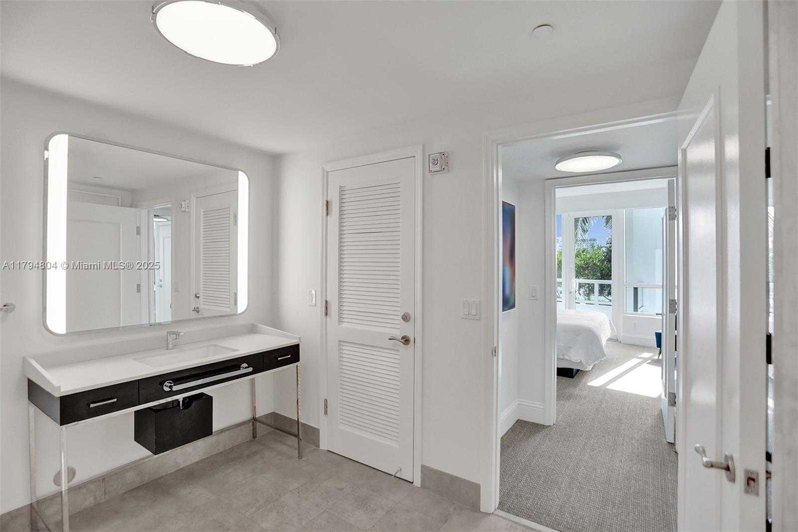 Small Image of 4401 COLLINS AVE #814, Miami Beach Number 24