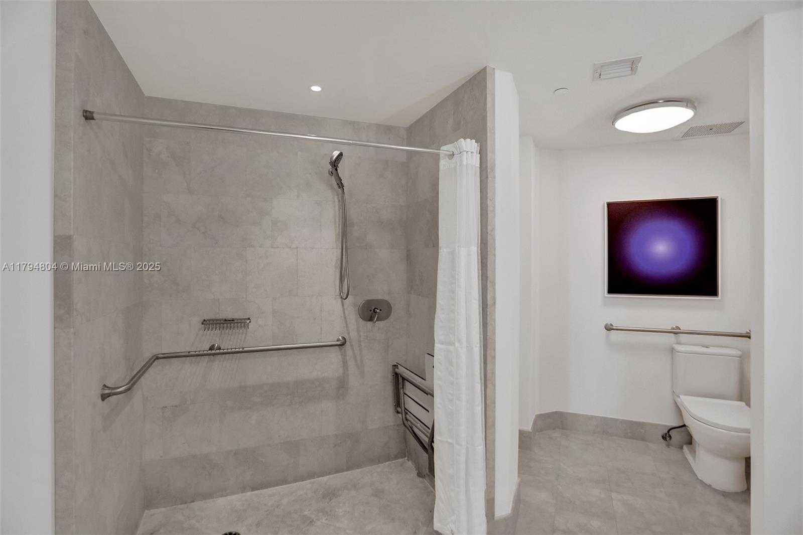 Small Image of 4401 COLLINS AVE #814, Miami Beach Number 25
