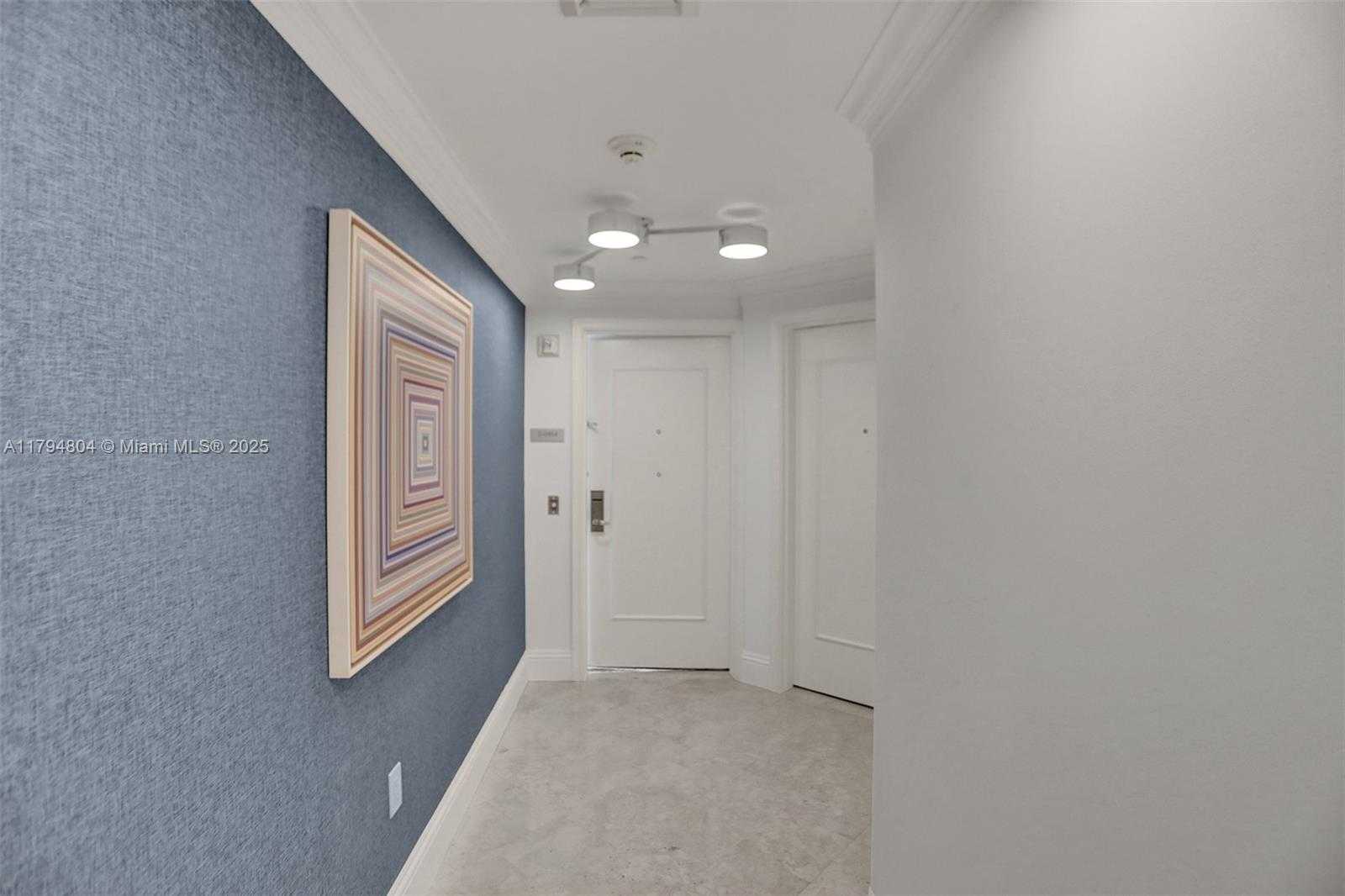 Small Image of 4401 COLLINS AVE #814, Miami Beach Number 27