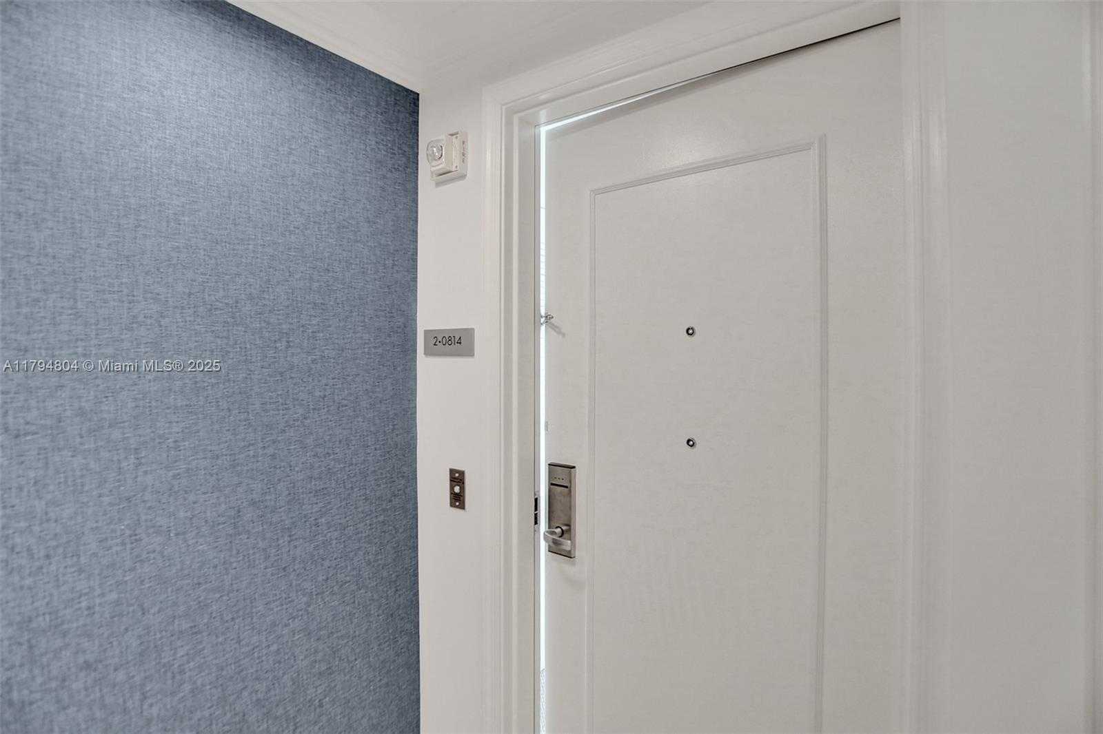 Small Image of 4401 COLLINS AVE #814, Miami Beach Number 28