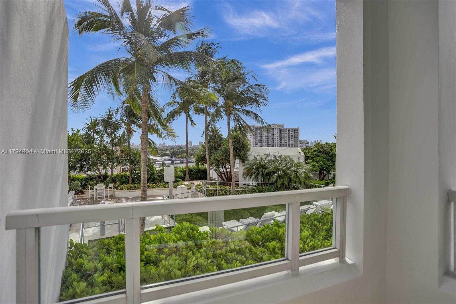 Small Image of 4401 COLLINS AVE #814, Miami Beach Number 29