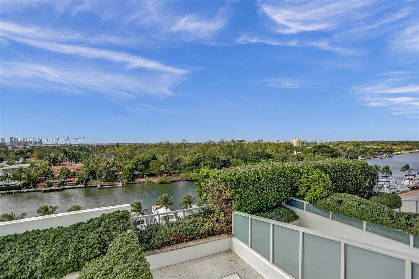 Small Image of 4401 COLLINS AVE #814, Miami Beach Number 8