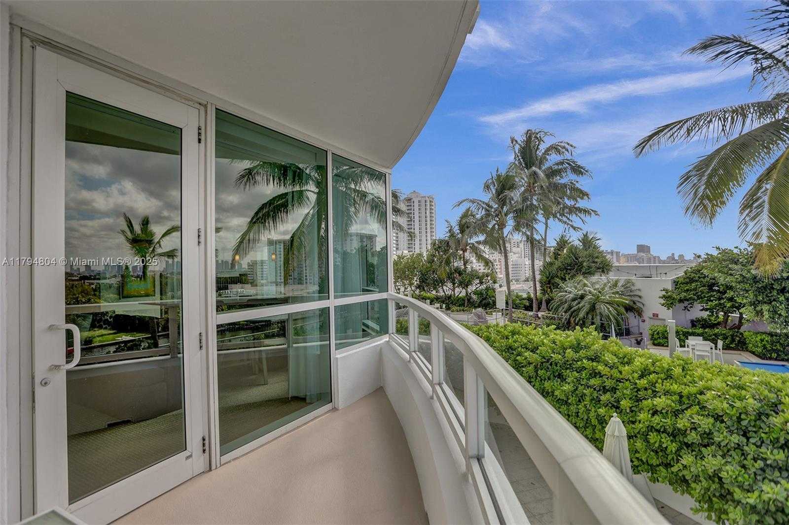 Small Image of 4401 COLLINS AVE #814, Miami Beach Number 9