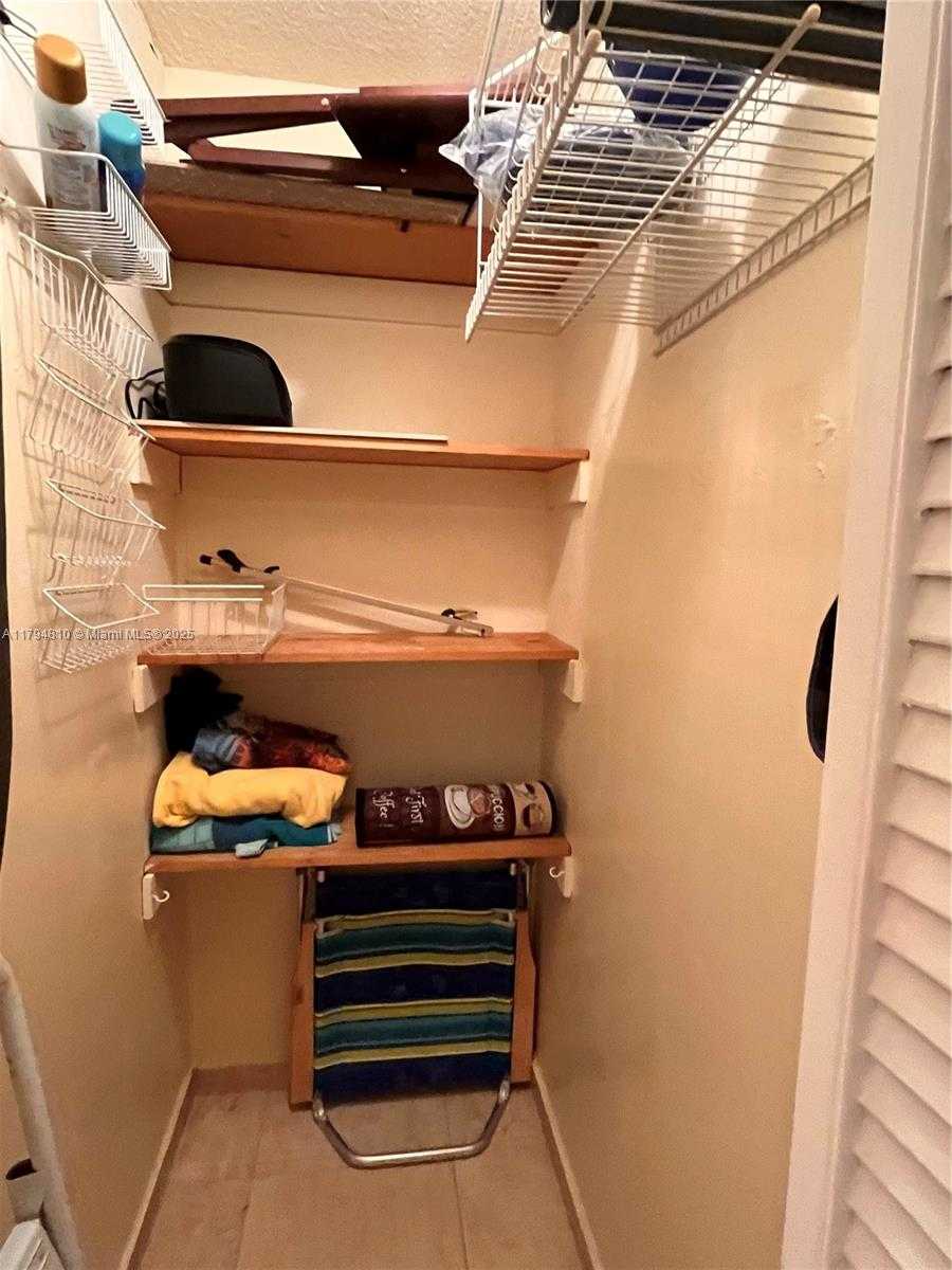 Small Image of 401 OCEAN DR #324, Miami Beach Number 16