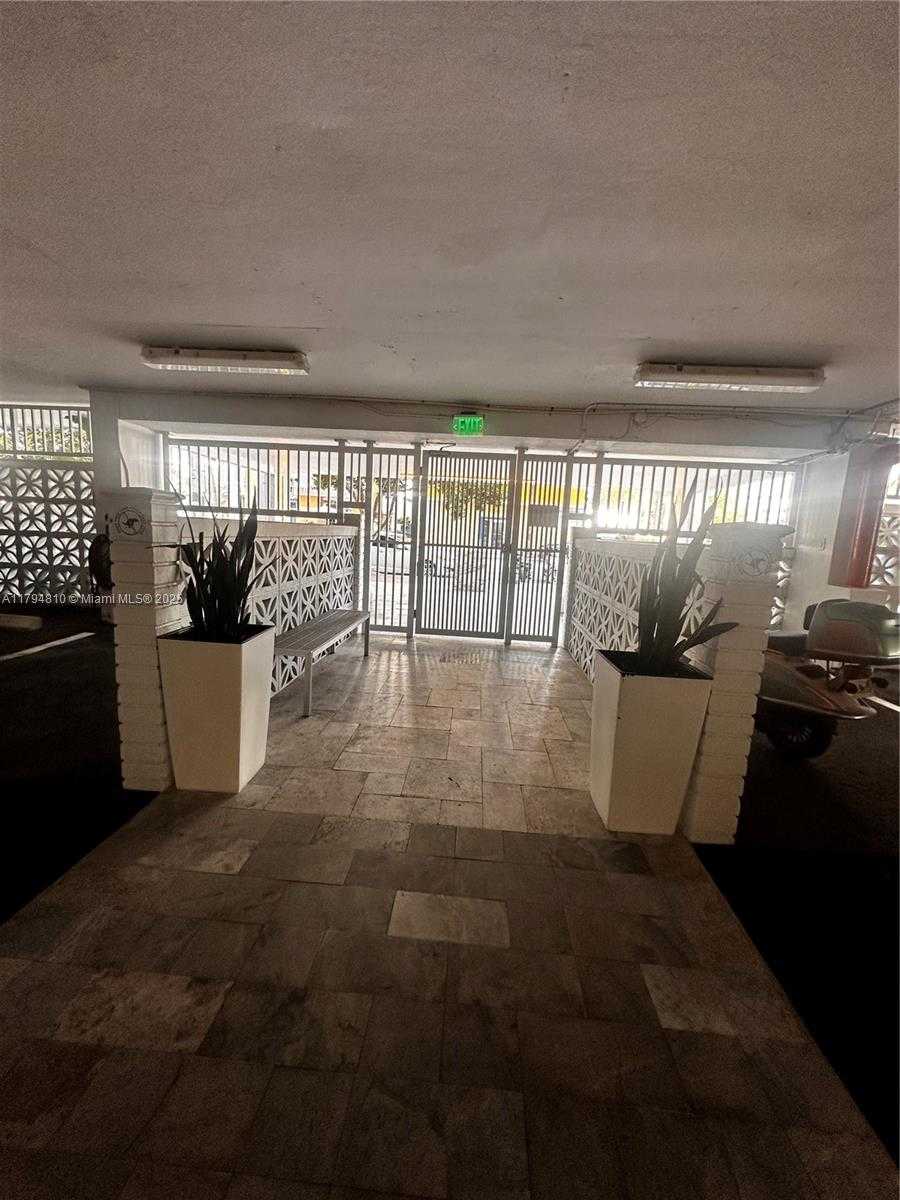 Small Image of 401 OCEAN DR #324, Miami Beach Number 51