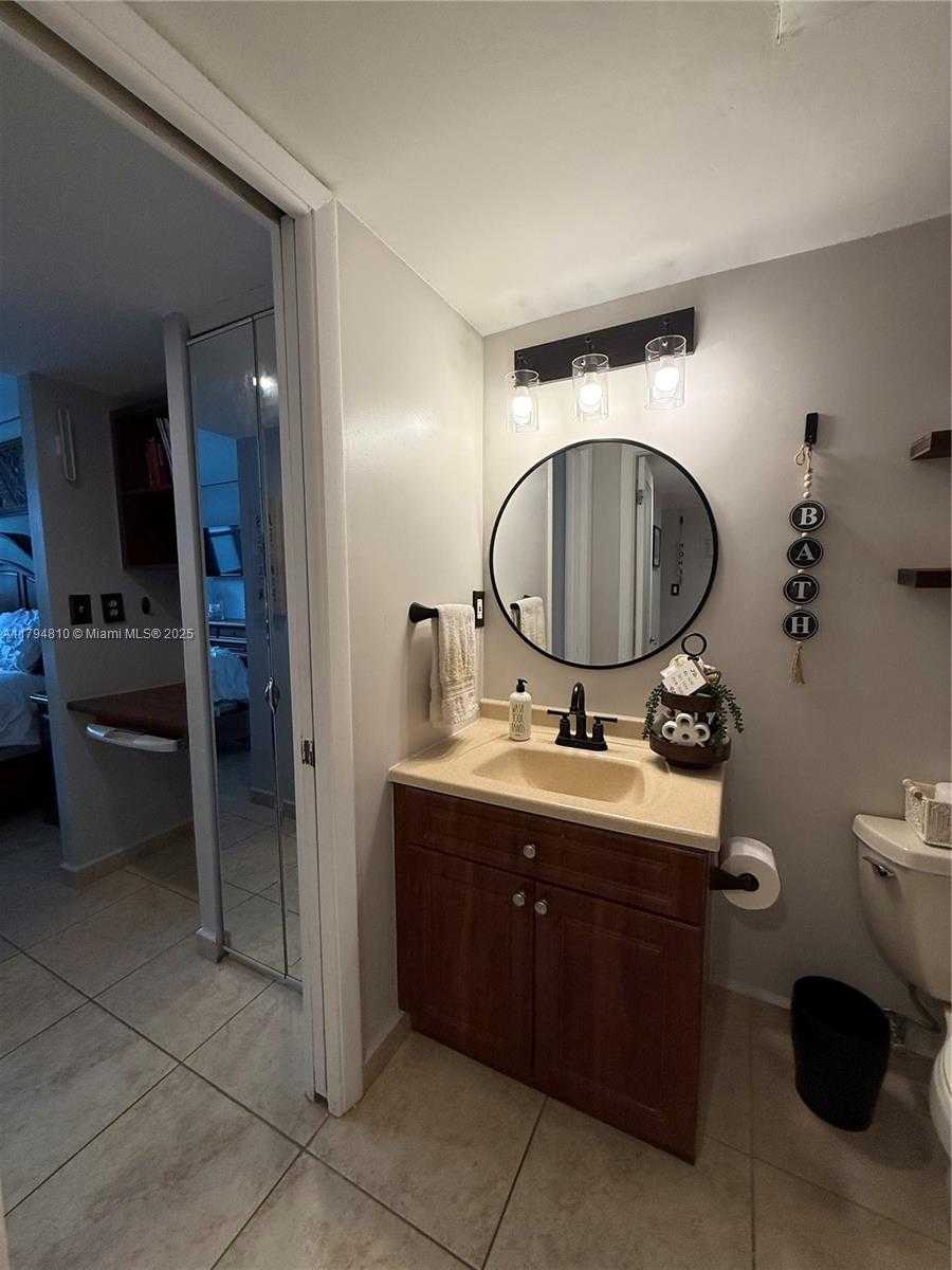 Small Image of 401 OCEAN DR #324, Miami Beach Number 56