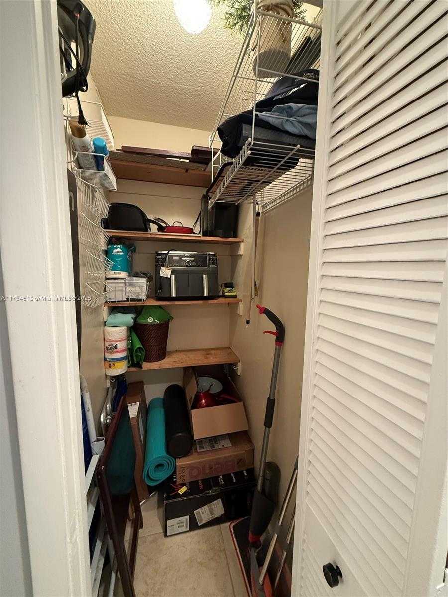 Small Image of 401 OCEAN DR #324, Miami Beach Number 61