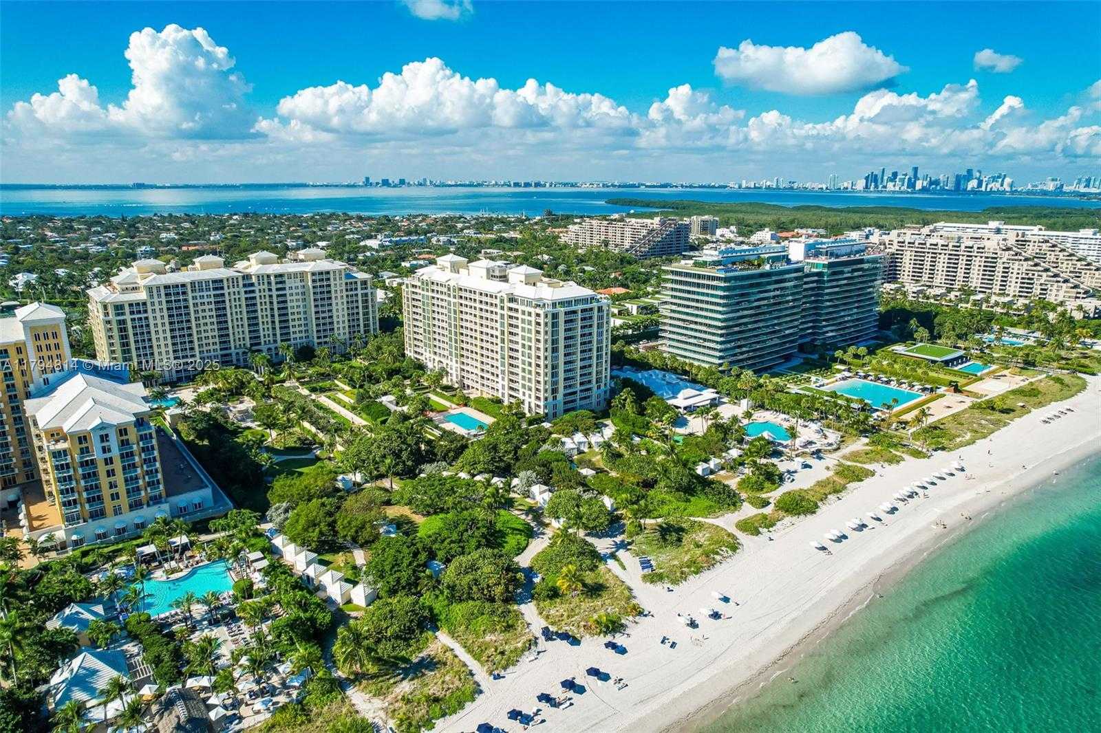 Small Image of 445 GRAND BAY DR #1001, Key Biscayne Number 3
