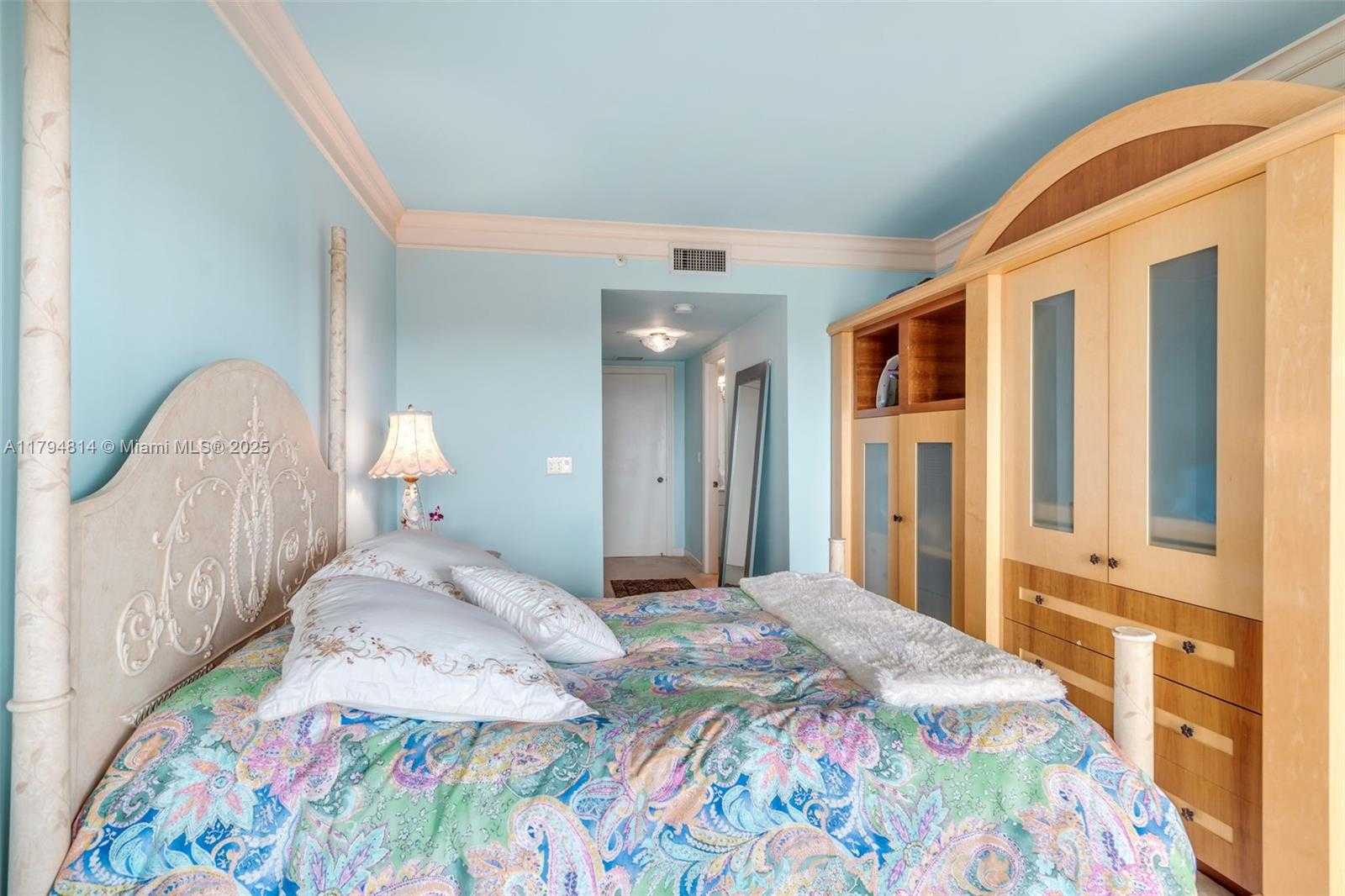 Small Image of 445 GRAND BAY DR #1001, Key Biscayne Number 40