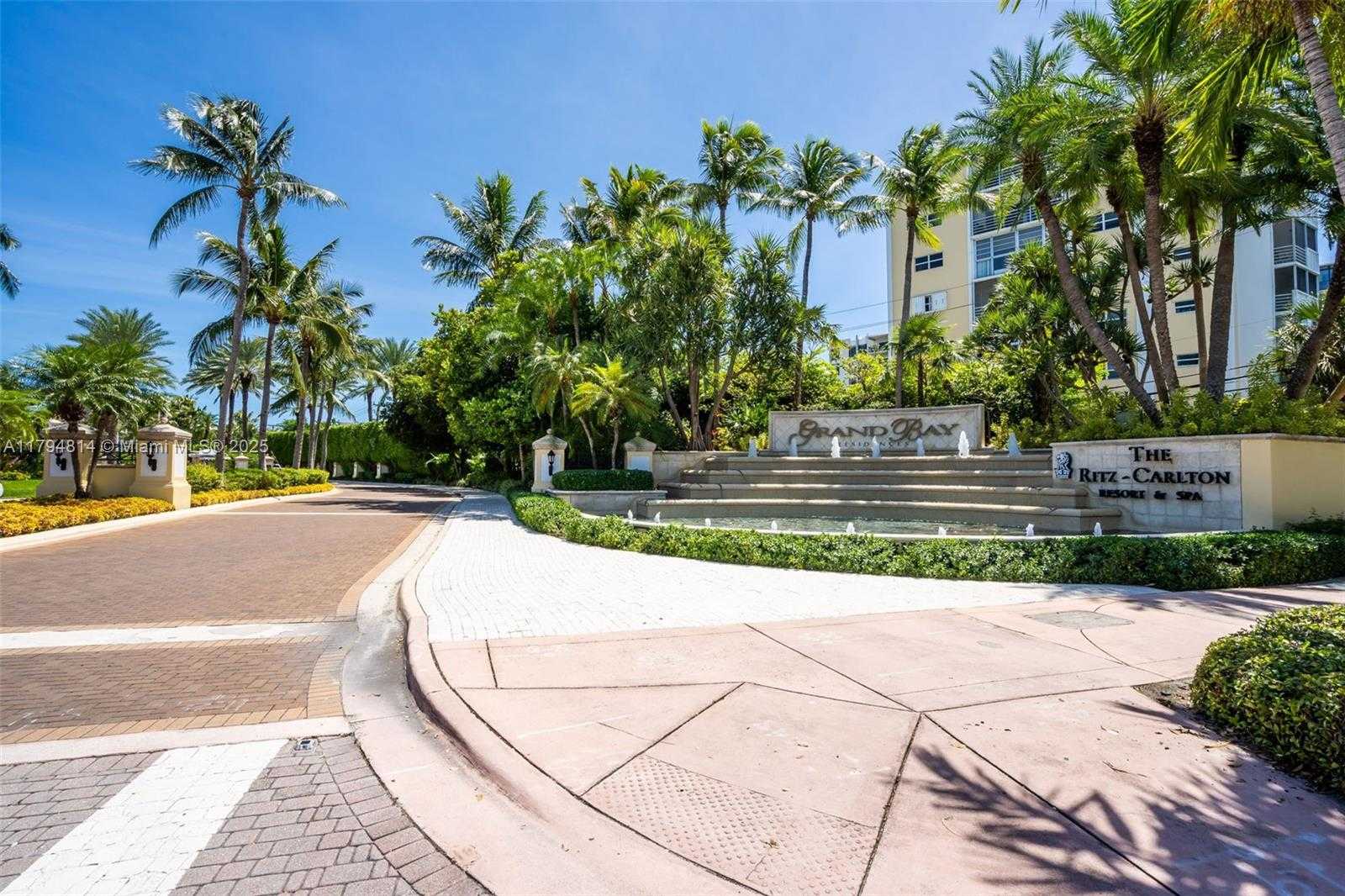 Small Image of 445 GRAND BAY DR #1001, Key Biscayne Number 48